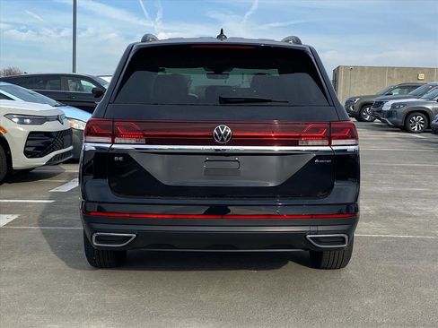 New 2026 Volkswagen Atlas SE image 4