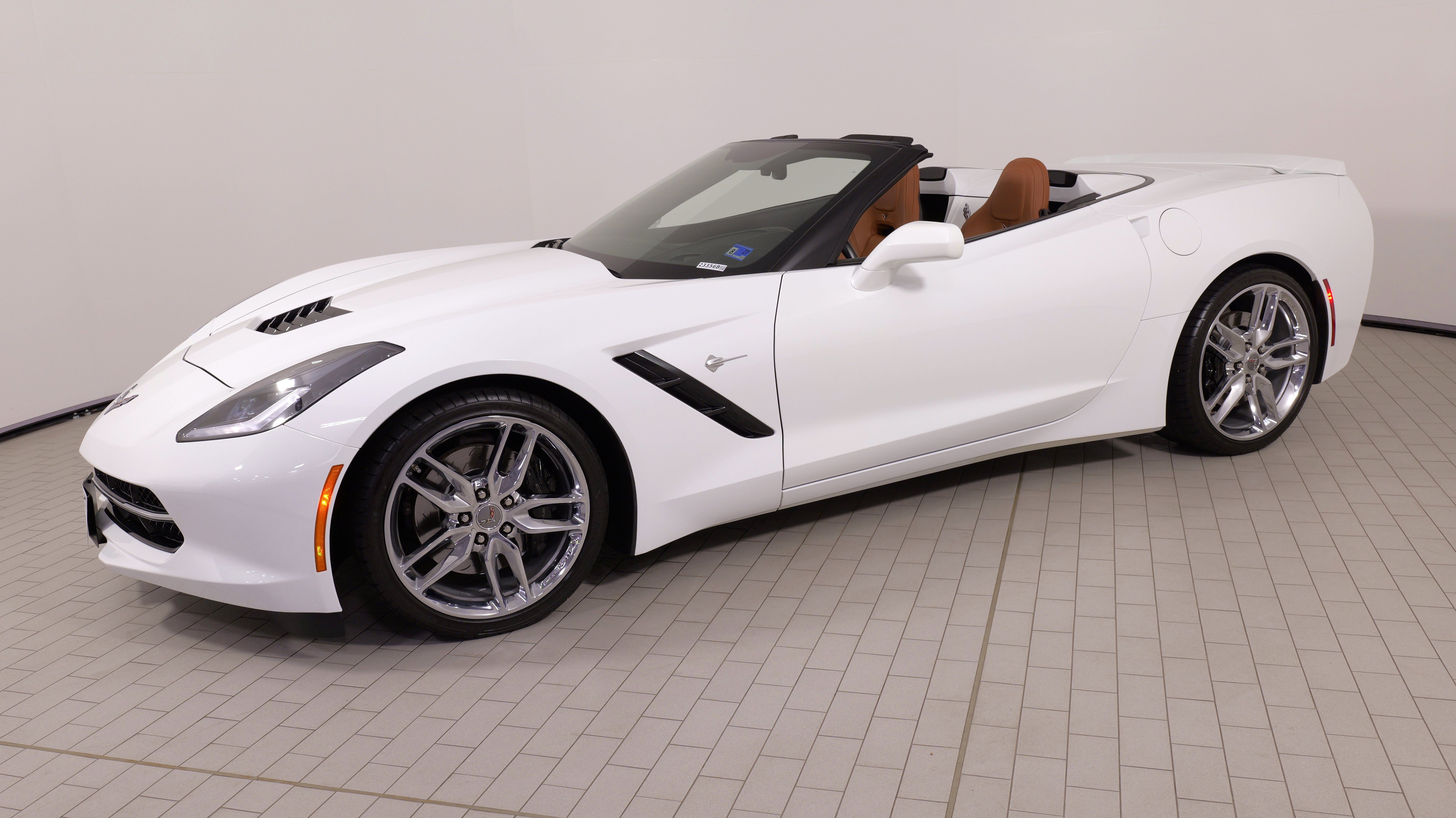 Used 2015 Chevrolet Corvette Stingray Convertible w/ 2LT Preferred Equipment Group RWD image 1