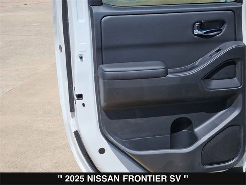 New 2025 Nissan Frontier SV w/ SV Convenience Package image 18