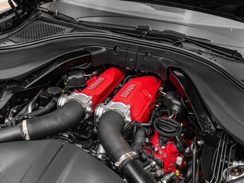 Certified 2025 Ferrari Roma Spider RWD image 23