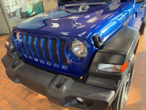 Used 2018 Jeep Wrangler Unlimited Sport AWD/4WD image 8