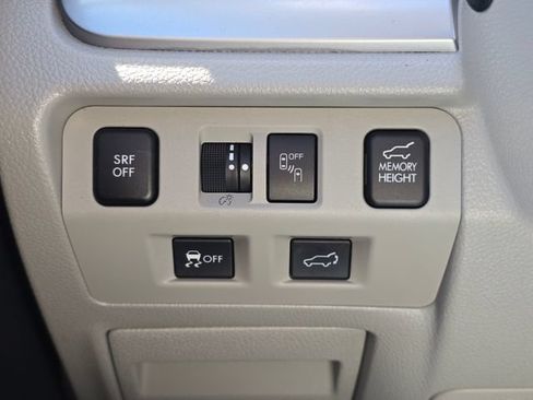 Used 2017 Subaru Forester 2.5i Premium AWD/4WD image 37