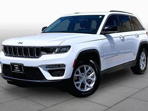 Used 2024 Jeep Grand Cherokee Limited w/ Luxury Tech Group II RWD image 35