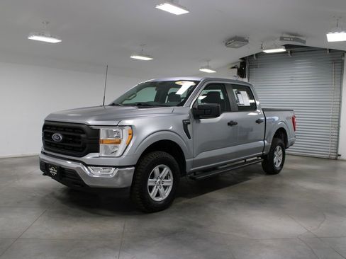 Used 2022 Ford F150 XL w/ Trailer Tow Package image 4