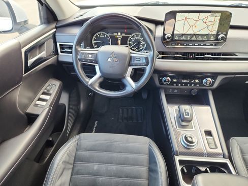 Used 2022 Mitsubishi Outlander SE image 26