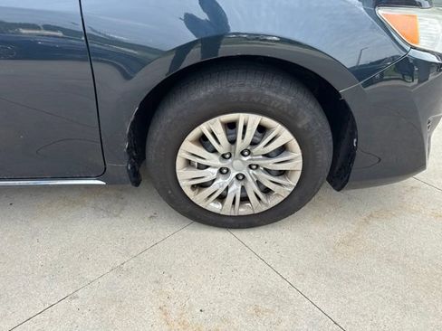 Used 2014 Toyota Camry LE FWD image 9