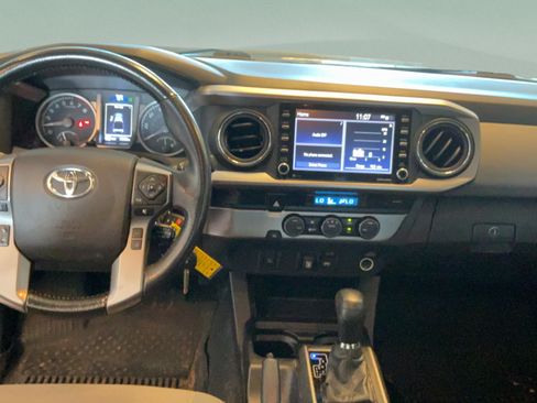 Used 2021 Toyota Tacoma SR5 RWD image 18