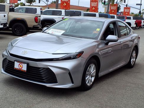 Certified 2025 Toyota Camry LE FWD image 3