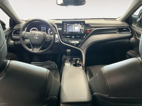 Used 2024 Toyota Camry SE w/ Cold Weather Package FWD image 10