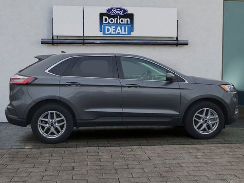 Used 2024 Ford Edge SEL w/ Convenience Package image 2