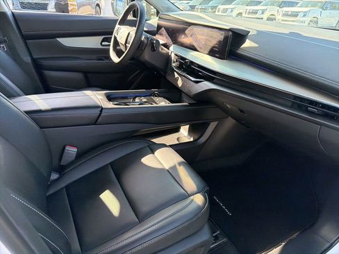 Certified 2025 Nissan Murano SL image 14