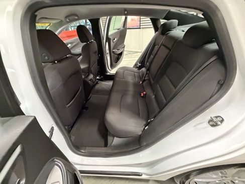 Used 2017 Chevrolet Malibu LT image 46