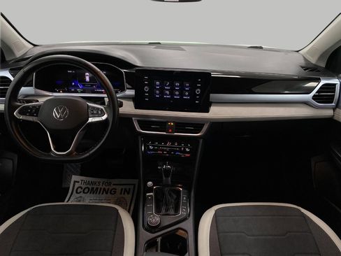 Used 2025 Volkswagen Taos SE image 20