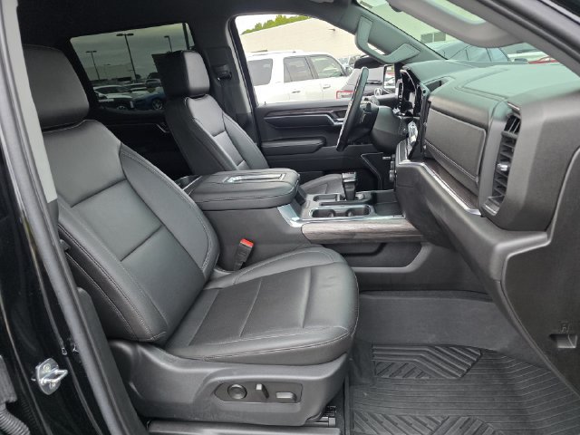 Used 2022 Chevrolet Silverado 1500 LTZ AWD/4WD image 32
