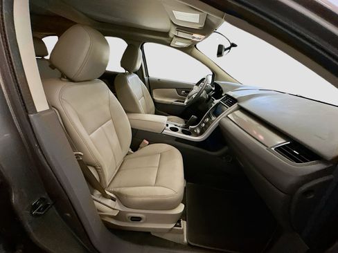 Used 2014 Ford Edge SEL w/ Equipment Group 205A AWD/4WD image 32