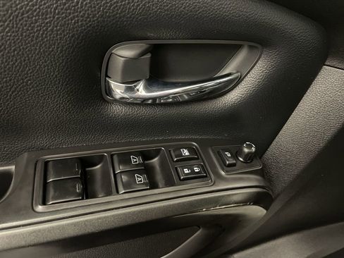 Used 2021 Nissan Titan PRO-4X w/ Pro-4x Convenience Package AWD/4WD image 17