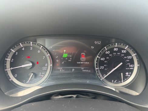 Used 2021 Toyota Highlander XLE AWD/4WD image 22