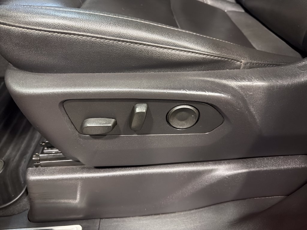 Used 2025 Chevrolet Silverado 2500 LT AWD/4WD image 24