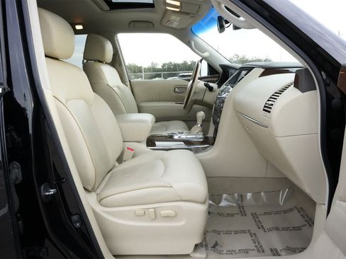 Used 2016 INFINITI QX80 w/ Driver's Assistance Package image 23