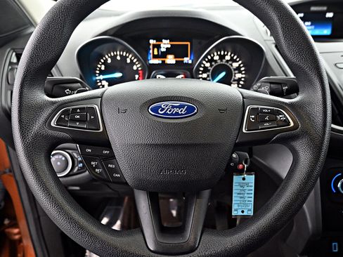Used 2017 Ford Escape SE w/ SE Cold Weather Package image 7