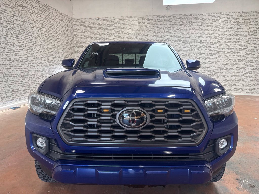 Used 2022 Toyota Tacoma TRD Sport AWD/4WD image 2