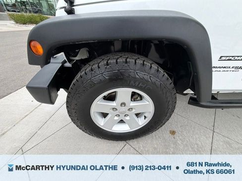 Used 2018 Jeep Wrangler Unlimited Sport S AWD/4WD image 15