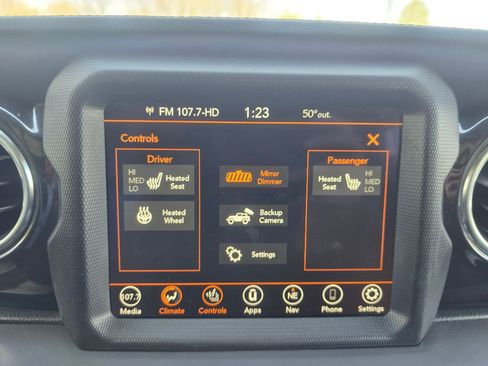 Used 2023 Jeep Wrangler Unlimited Sahara AWD/4WD image 18