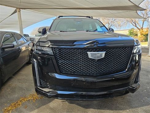 Used 2022 Cadillac Escalade ESV Sport w/ LPO, ONYX Package image 2