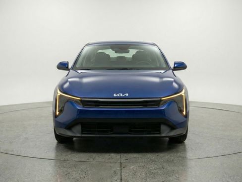 Used 2025 Kia K4 FWD image 2