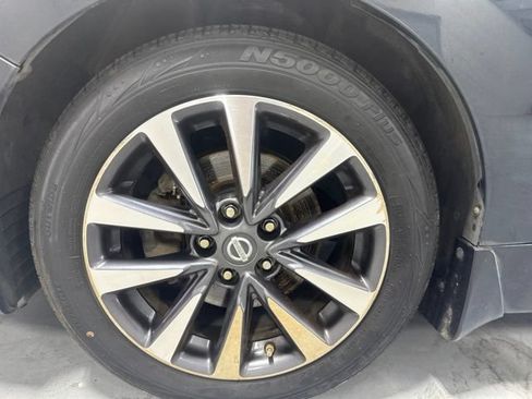 Used 2017 Nissan Altima 2.5 SV FWD image 11