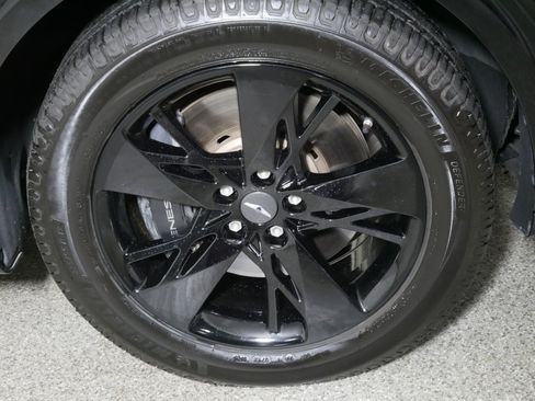 Used 2022 Genesis GV70 3.5T Sport w/ Sport Advanced Package AWD/4WD image 15