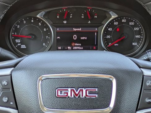 Used 2024 GMC Terrain SLT w/ Infotainment Package II image 28
