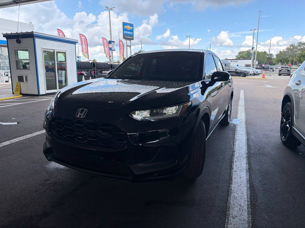 Used 2024 Honda HR-V LX image 1