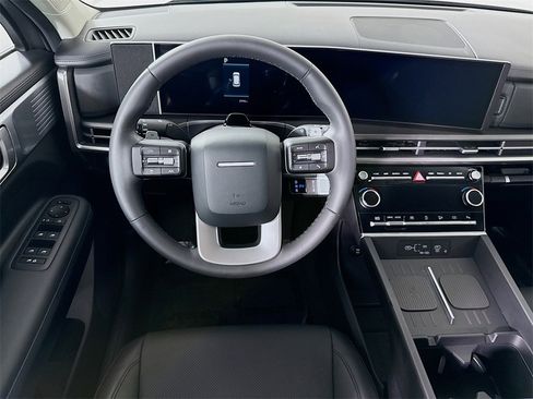 Certified 2025 Hyundai Santa Fe SEL image 4