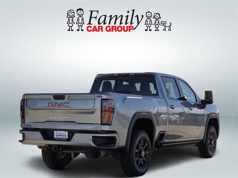Used 2025 GMC Sierra 2500 AT4 w/ AT4 Premium Plus Package image 4