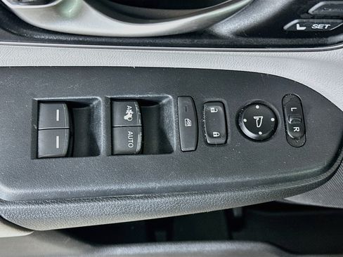 Used 2017 Honda CR-V Touring image 15