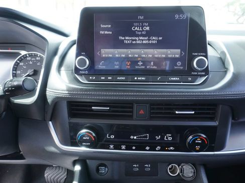 Certified 2024 Nissan Rogue SV FWD image 19