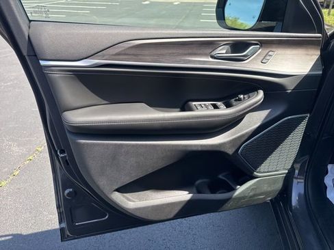 New 2026 Jeep Grand Cherokee Limited AWD/4WD image 14