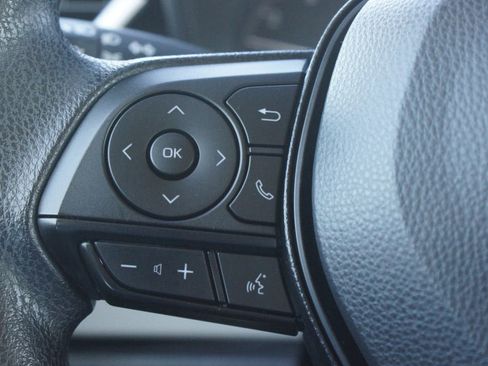 Used 2025 Toyota Corolla LE image 8