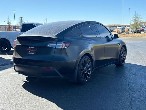 Used 2023 Tesla Model Y Performance image 12
