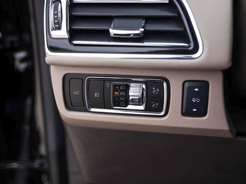 Used 2024 Lincoln Navigator Reserve image 14