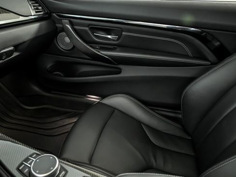 Used 2020 BMW M4 Coupe w/ Executive Package RWD image 33