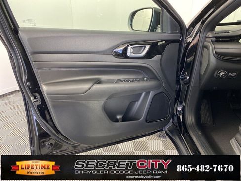 New 2026 Jeep Compass Latitude image 12