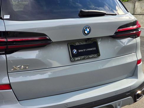 Used 2024 BMW X5 xDrive50e w/ Executive Package AWD/4WD image 13