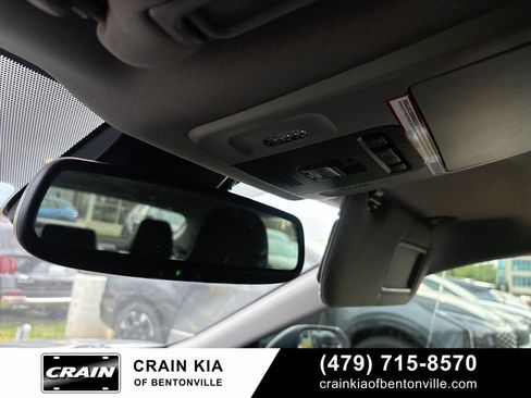 Used 2020 Toyota Camry XLE FWD image 26