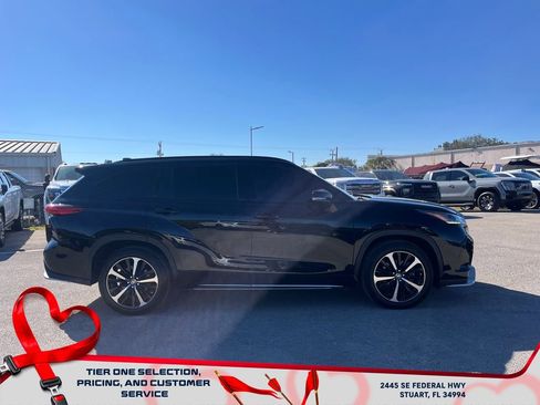 Used 2022 Toyota Highlander XSE image 8