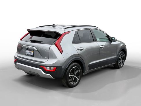 Used 2023 Kia Niro EX image 5