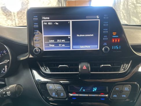 Used 2019 Toyota C-HR LE image 19