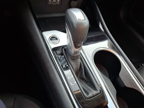 Used 2024 Nissan Altima 2.5 SV FWD image 13