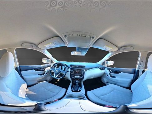 Used 2021 Nissan Rogue Sport SV image 32